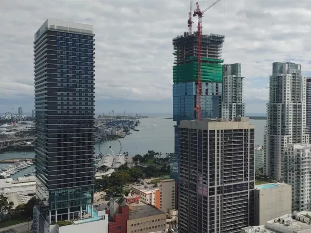 1-bedroom condo for sale in Miami Beach - 501 NE 1ST ST 1006 - MondialRealty