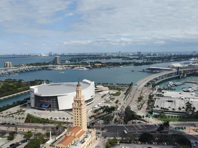 1-bedroom condo for sale in Miami Beach - 501 NE 1ST ST 1006 - MondialRealty