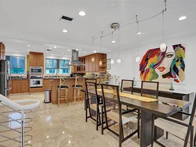 Home for rent at 3942 NE 171st St 4A - photo 7480774