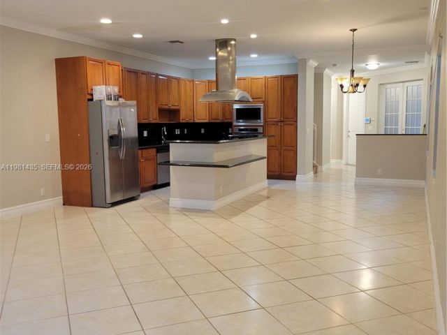 Home for rent at 413 SW 5th St - photo 7482350