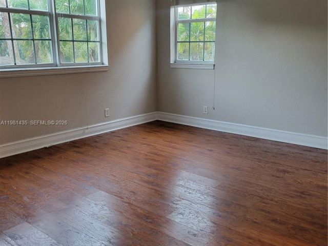Home for rent at 413 SW 5th St - photo 7482356