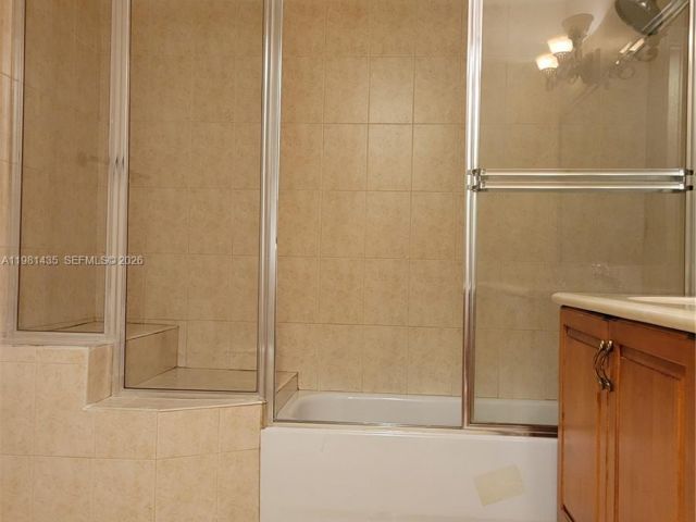 Home for rent at 413 SW 5th St - photo 7482358