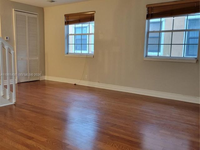 Home for rent at 413 SW 5th St - photo 7482361