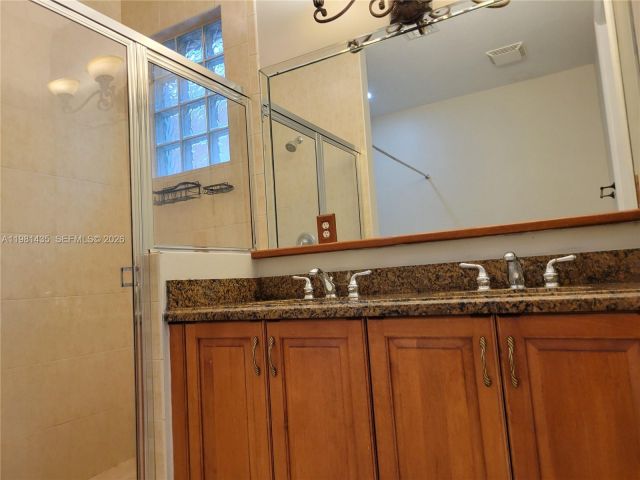 Home for rent at 413 SW 5th St - photo 7482364