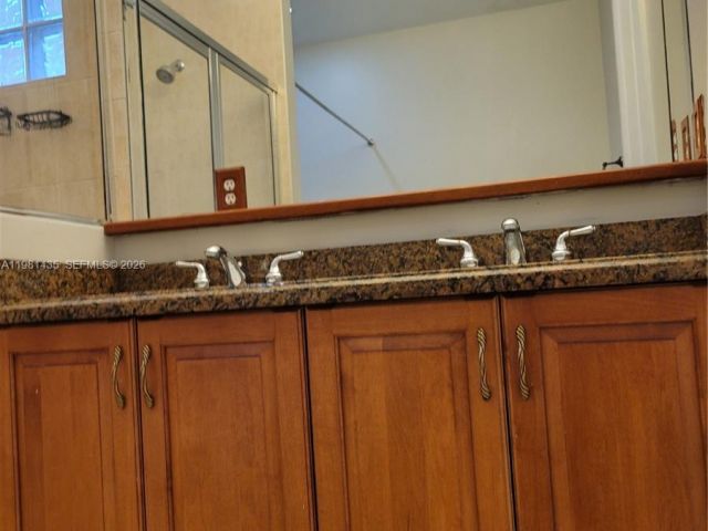 Home for rent at 413 SW 5th St - photo 7482366