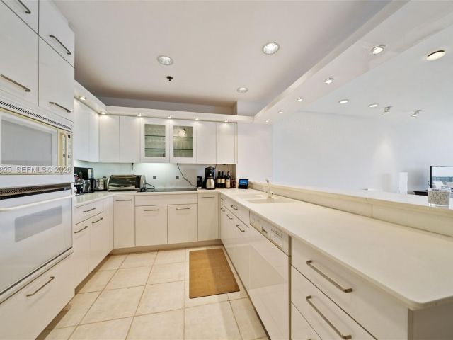 Apartment for rent  Unit #927 - photo 7491817