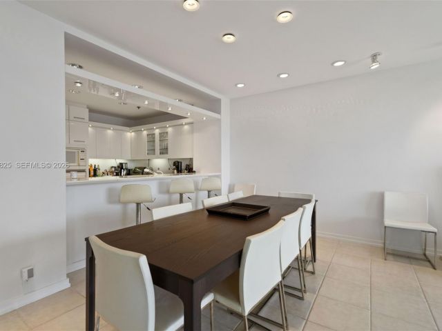 Apartment for rent  Unit #927 - photo 7491818