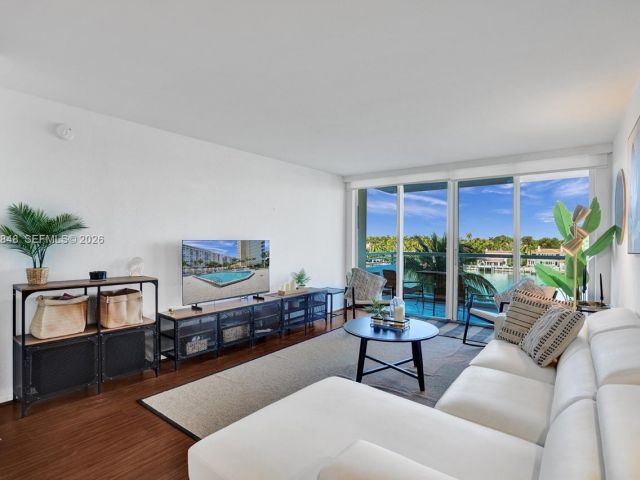 Apartment for rent  Unit #5R - photo 7501617