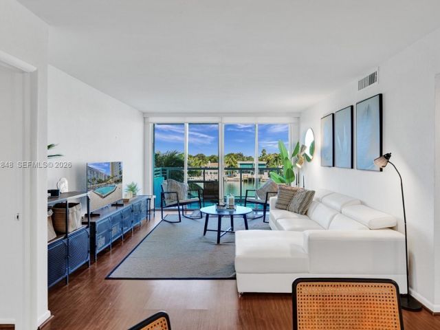 Apartment for rent  Unit #5R - photo 7501621