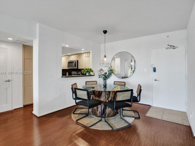 Apartment for rent  Unit #5R - photo 7501624