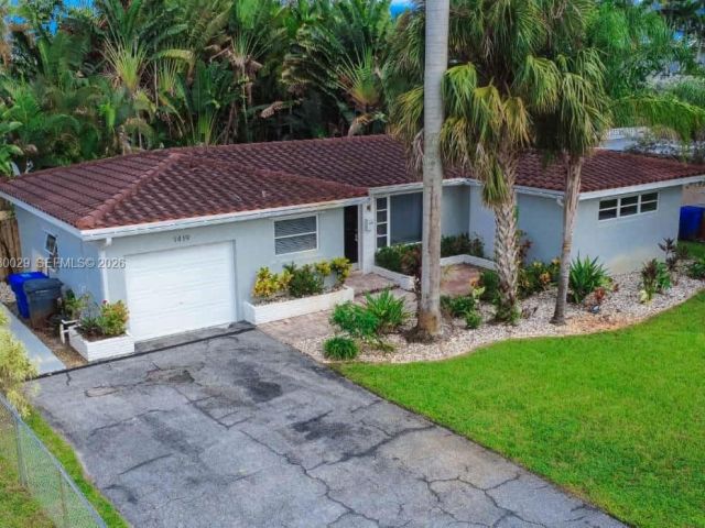 Home for sale at 1419 N 16th Ct - photo 7515509