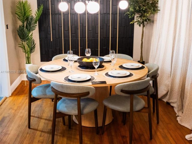 Home for sale at 1419 N 16th Ct - photo 7515512