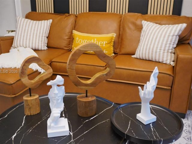 Home for sale at 1419 N 16th Ct - photo 7515513