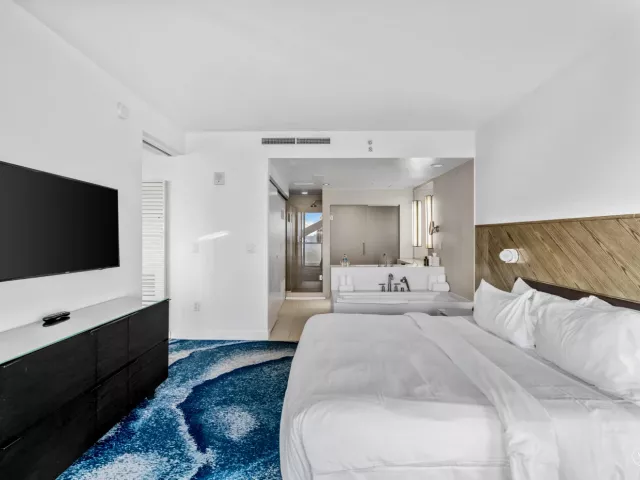 2-bedroom condo for sale in Fort Lauderdale - 3101 Bayshore Drive 2105 - MondialRealty