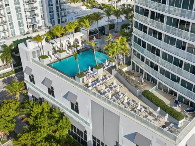 2-bedroom condo for sale in Fort Lauderdale - 3101 Bayshore Drive 2105 - MondialRealty