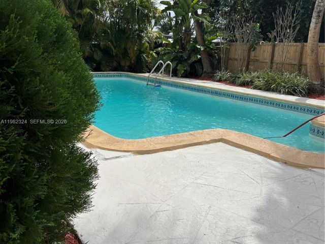 Home for rent at 1400 NE 175th St - photo 7480745