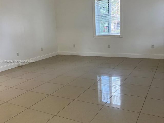 Home for rent at 1400 NE 175th St - photo 7480746