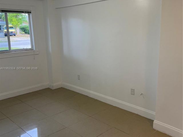 Home for rent at 1400 NE 175th St - photo 7480749