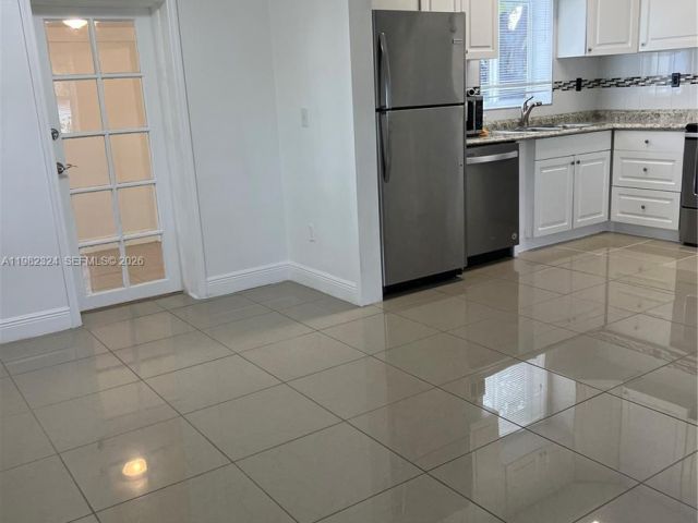 Home for rent at 1400 NE 175th St - photo 7480750