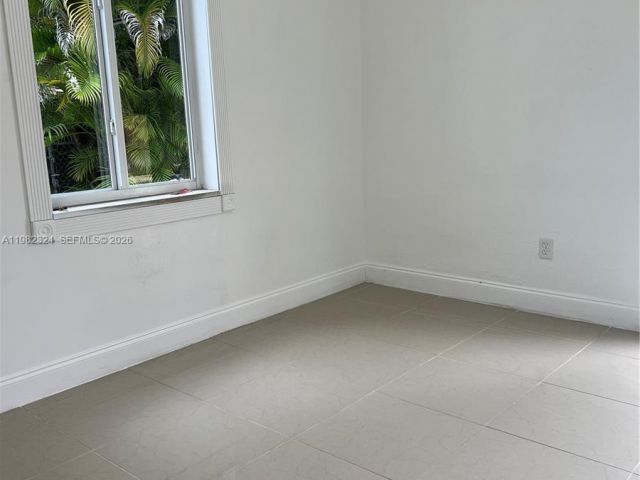 Home for rent at 1400 NE 175th St - photo 7480751