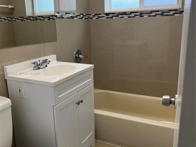 Home for rent at 1400 NE 175th St - photo 7480752