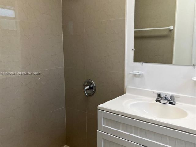 Home for rent at 1400 NE 175th St - photo 7480754