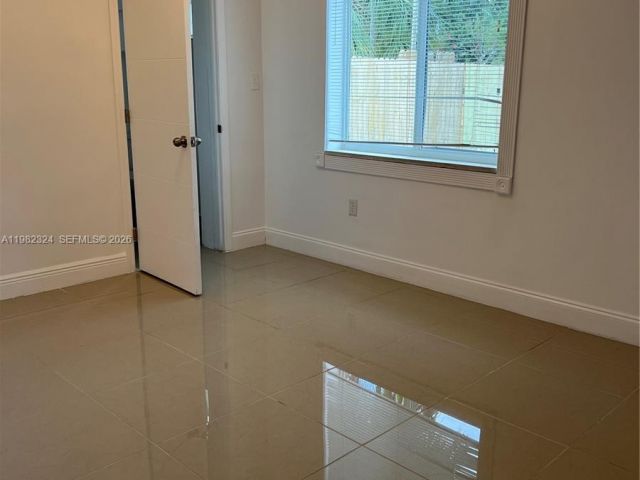 Home for rent at 1400 NE 175th St - photo 7480755