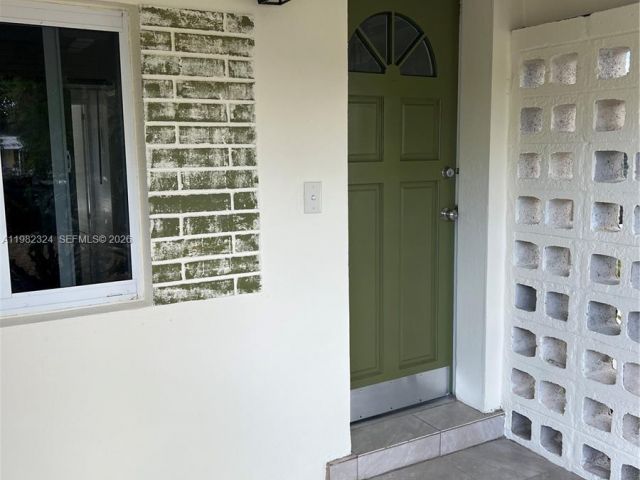 Home for rent at 1400 NE 175th St - photo 7480760