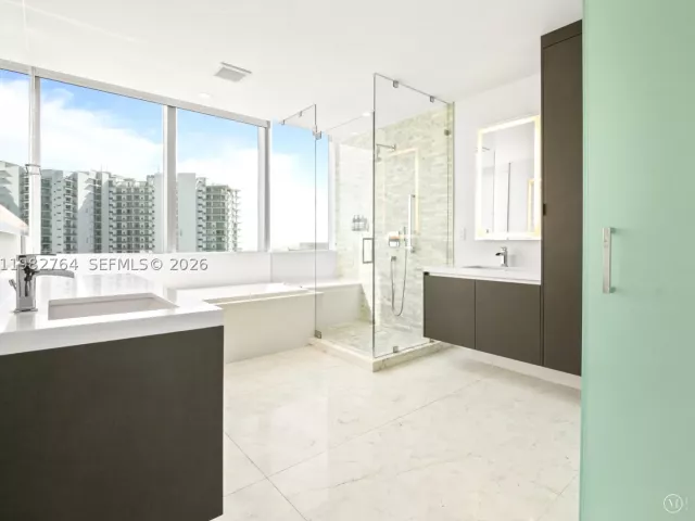 3-bedroom condo for sale in Miami - 851 NE 1st Ave 4801 - MondialRealty