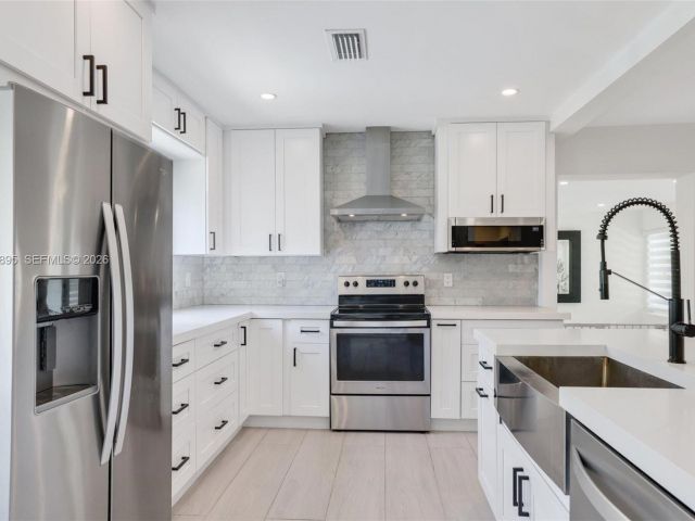 Home for sale at 5830 SW 51st Ter - photo 7515487