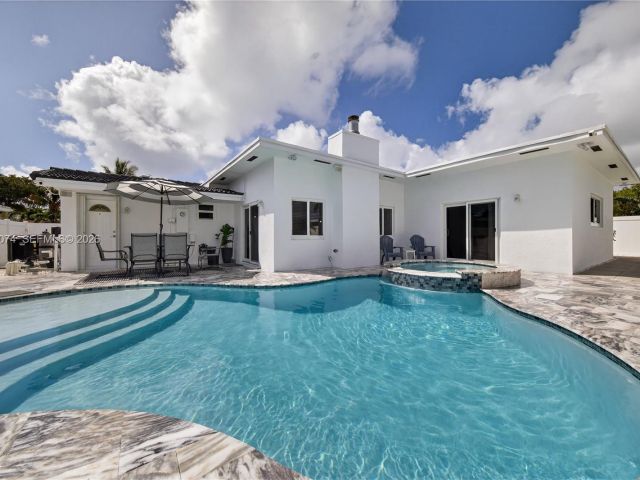 Home for rent at 2161 NE 62nd Ct - photo 7517591