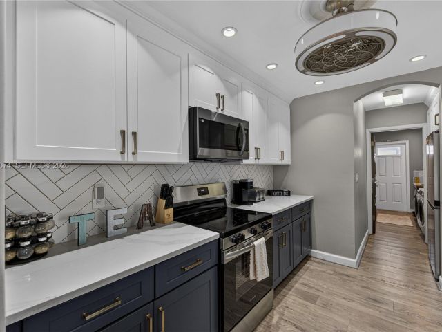 Home for rent at 2161 NE 62nd Ct - photo 7517603