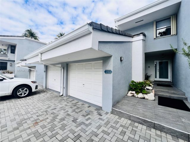 Home for rent at 253 Poinciana Dr 603 - photo 7486483