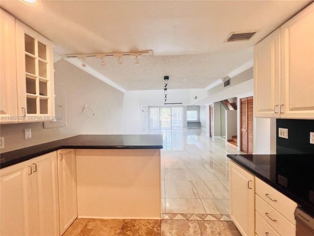 Home for rent at 253 Poinciana Dr 603 - photo 7486490