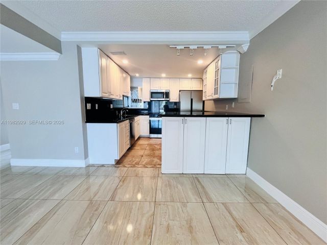 Home for rent at 253 Poinciana Dr 603 - photo 7486493