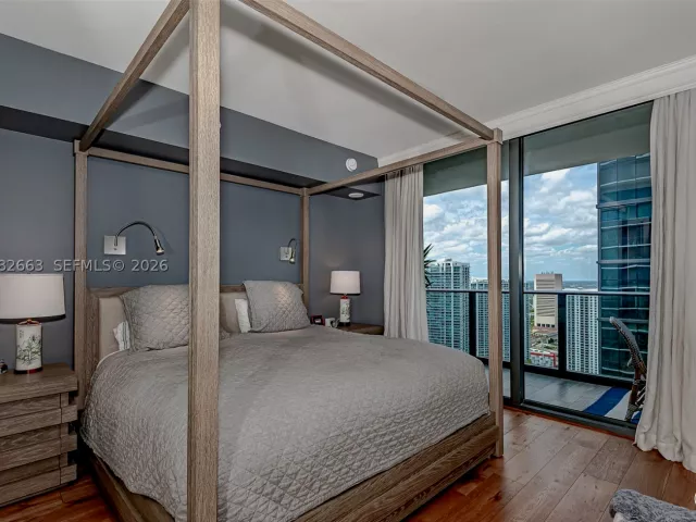 3-bedroom condo for sale in Miami - 801 S Miami Ave 4508 - MondialRealty