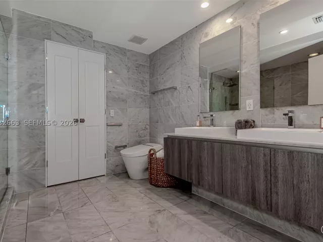 3-bedroom condo for sale in Miami - 801 S Miami Ave 4508 - MondialRealty