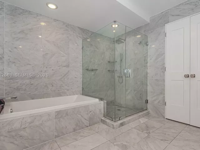 3-bedroom condo for sale in Miami - 801 S Miami Ave 4508 - MondialRealty