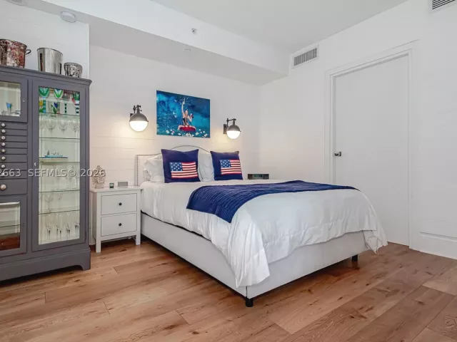 3-bedroom condo for sale in Miami - 801 S Miami Ave 4508 - MondialRealty