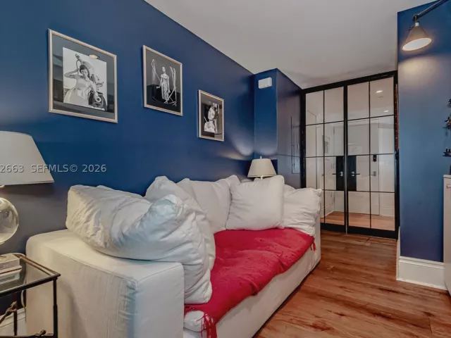 3-bedroom condo for sale in Miami - 801 S Miami Ave 4508 - MondialRealty