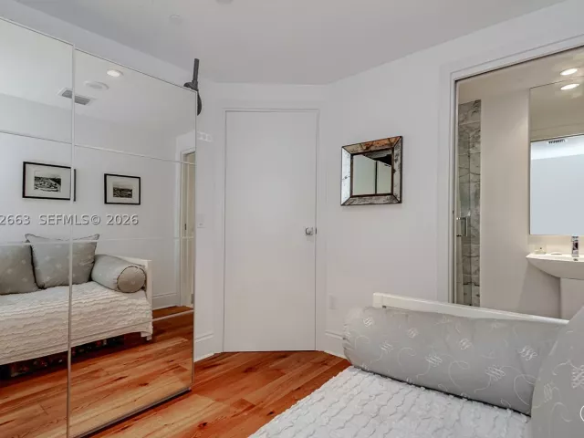 3-bedroom condo for sale in Miami - 801 S Miami Ave 4508 - MondialRealty