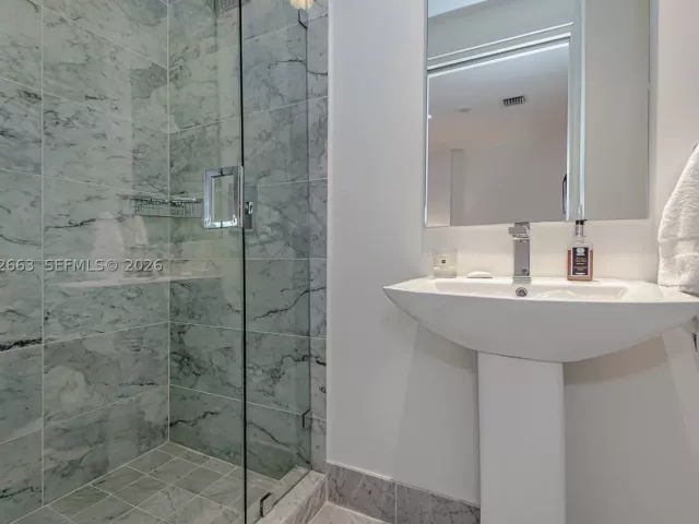 3-bedroom condo for sale in Miami - 801 S Miami Ave 4508 - MondialRealty