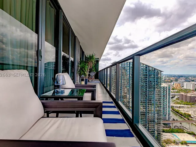 3-bedroom condo for sale in Miami - 801 S Miami Ave 4508 - MondialRealty