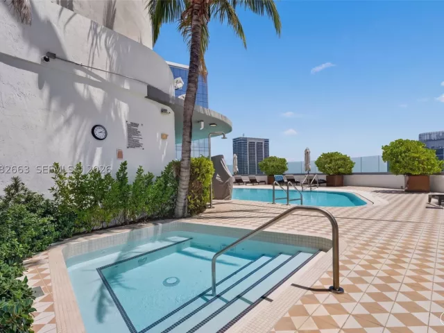 3-bedroom condo for sale in Miami - 801 S Miami Ave 4508 - MondialRealty
