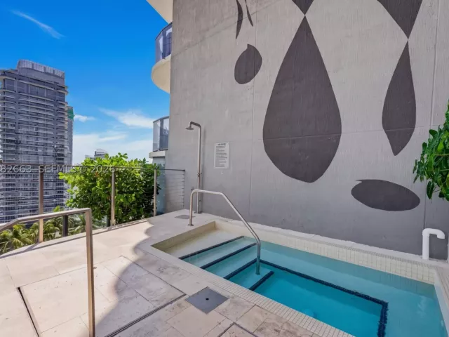 3-bedroom condo for sale in Miami - 801 S Miami Ave 4508 - MondialRealty
