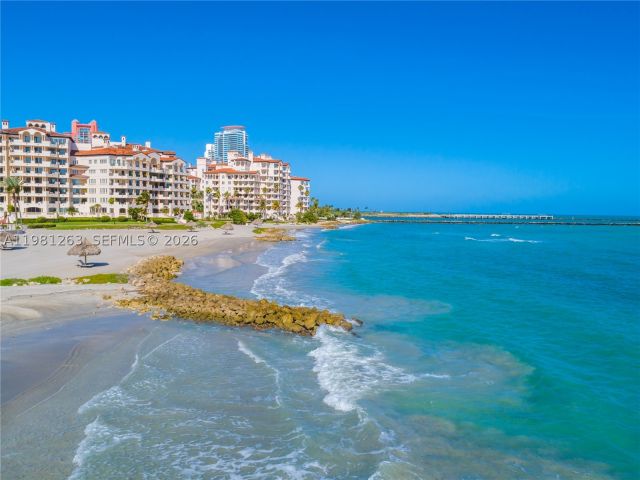 4-bedroom condo for rent in Miami Beach - 2416 Fisher Island Dr 5106 - MondialRealty