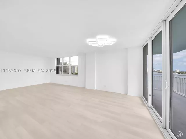 2-bedroom condo for sale in Sunny Isles Beach - 301 174th St 1818 - MondialRealty