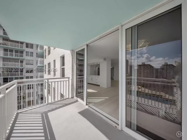 2-bedroom condo for sale in Sunny Isles Beach - 301 174th St 1818 - MondialRealty