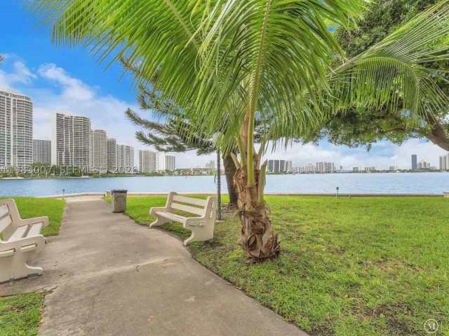 2-bedroom condo for sale in Sunny Isles Beach - 301 174th St 1818 - MondialRealty