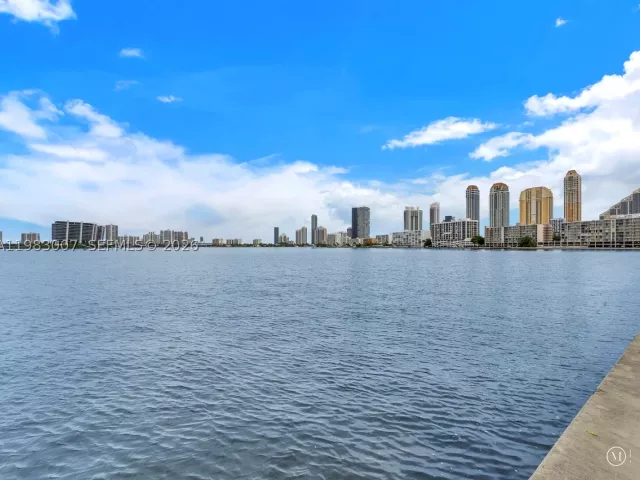 2-bedroom condo for sale in Sunny Isles Beach - 301 174th St 1818 - MondialRealty